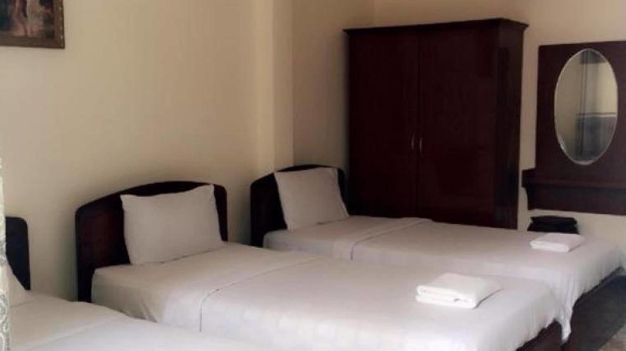 Khách sạn Tuong Hung *